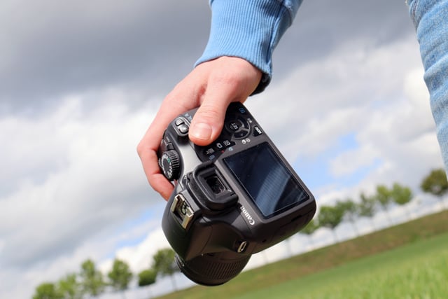 man-camera-photographer-canon-2